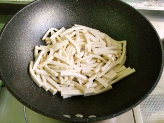 鱼香千叶豆腐丝 