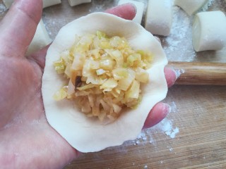 包菜馅素包子 