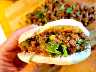 牛肉夹馍~自己活面烙白吉馍 
